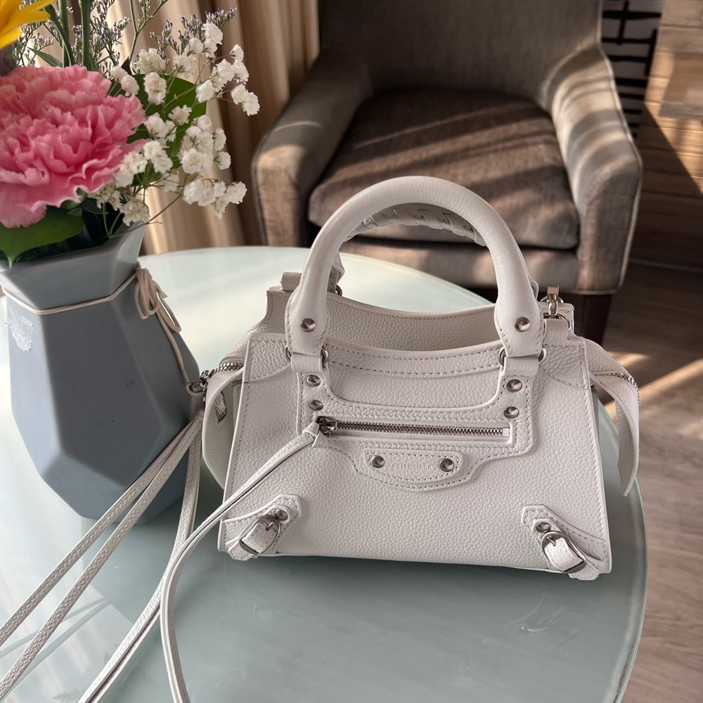 Balenciaga 2021  Neo Classic Mini Handle Bag